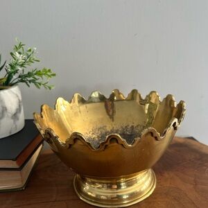 vintage brass pedestal bowl with a scalloped "crown" rim decor planter Large